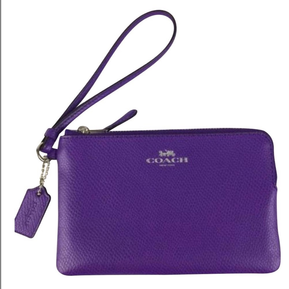 NWT | Coach | Corner zip closure wristlet